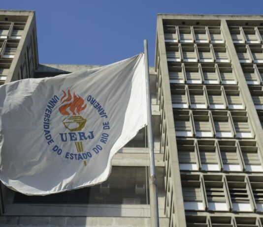 Peças universitárias e de escolas técnicas ocupam palcos da Uerj