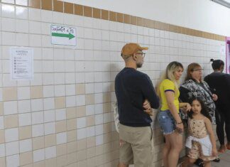 Mesmo com prorrogação, eleitores relatam que não conseguiram votar