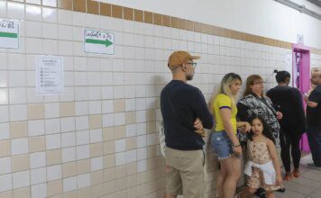 Mesmo com prorrogação, eleitores relatam que não conseguiram votar