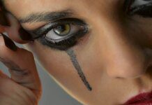 Halloween: maquiador ensina a fazer lágrimas pretas com apenas um produto