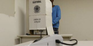 Eleitor deve confirmar o local de votação antes de sair de casa