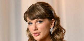 Taylor Swift conquista os fãs ao aparecer com visual delicado e romântico