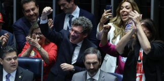 Senado aprova fim da escala 6×1 e PEC vai a promulgação