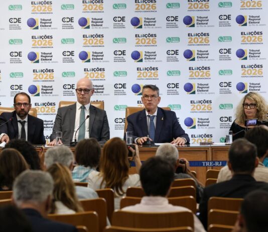 Retotalização de votos no RJ confirma Douglas Ruas como governador